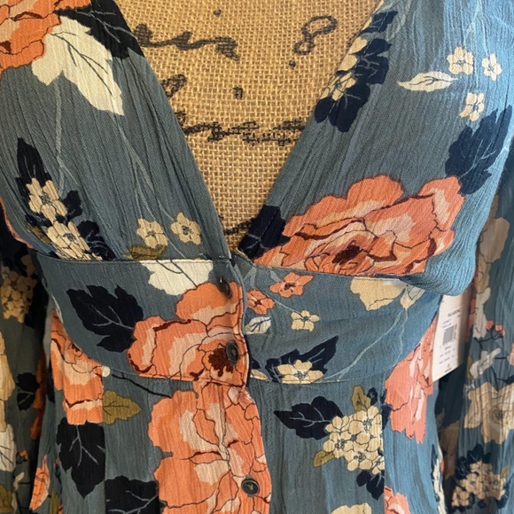 Billabong Floral Dress - Picture 2 of 9